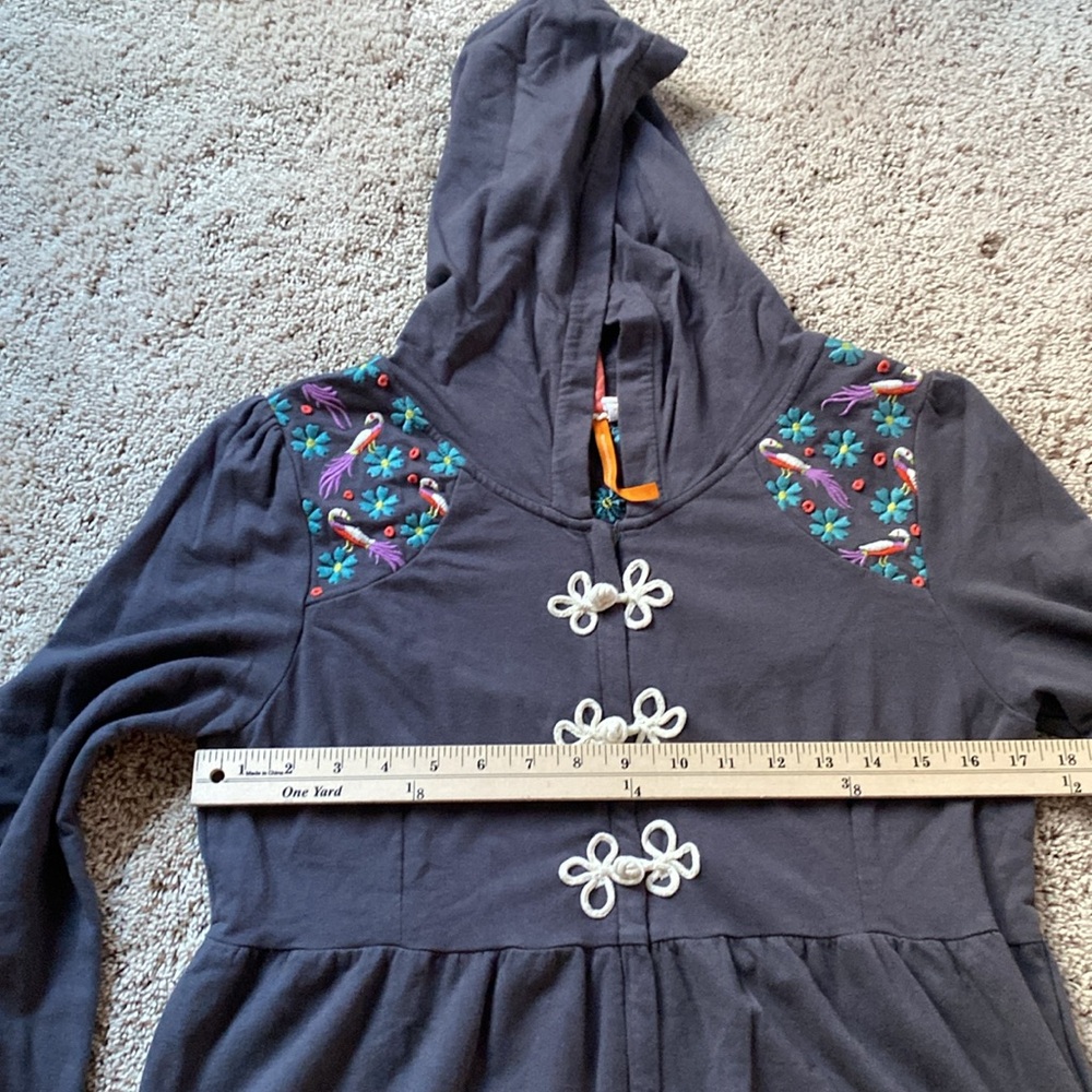 Sunday (Days Of The Week) Zippered Layering Top L - image 8